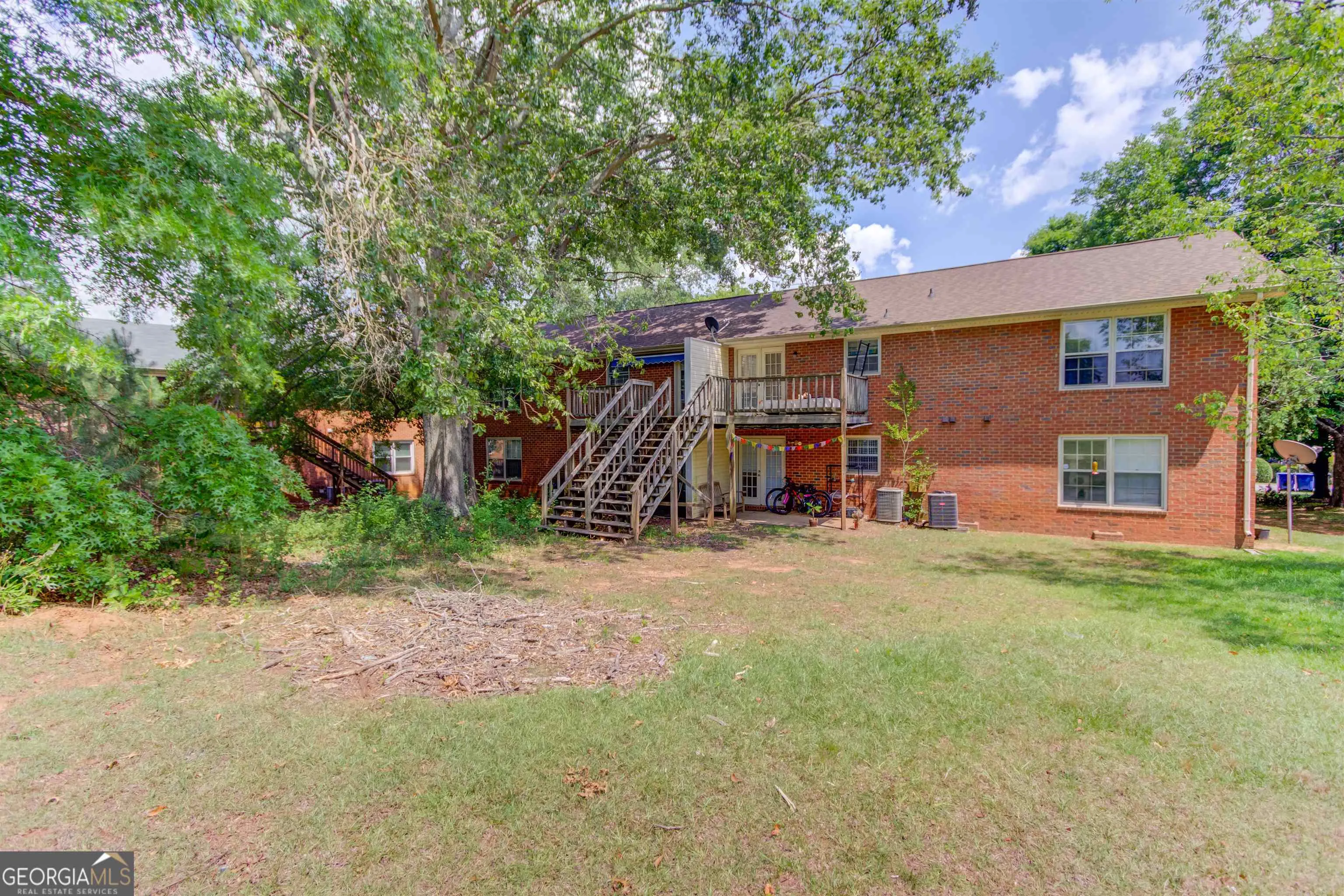 4 116 Barrington Drive, #3