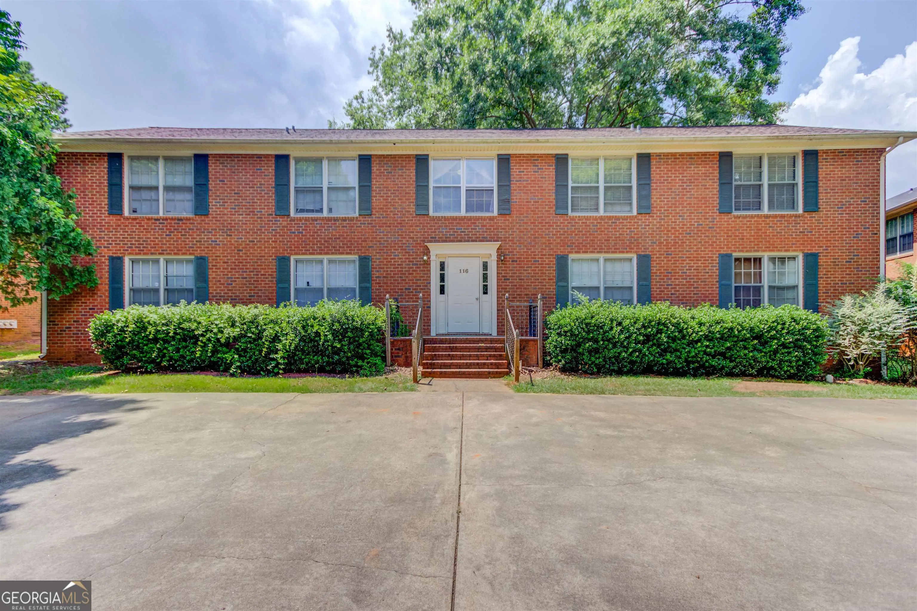 4 116 Barrington Drive, #3