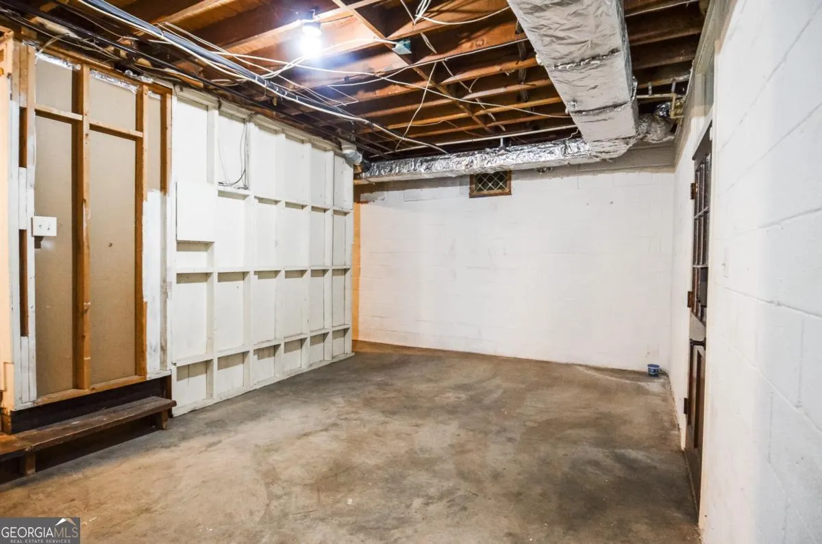 2079 Street Deville NE