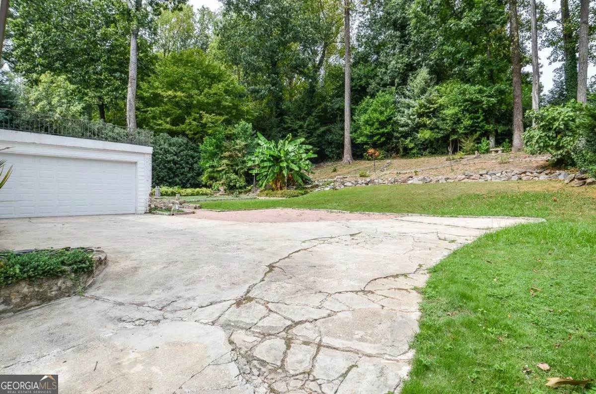 2079 Street Deville NE