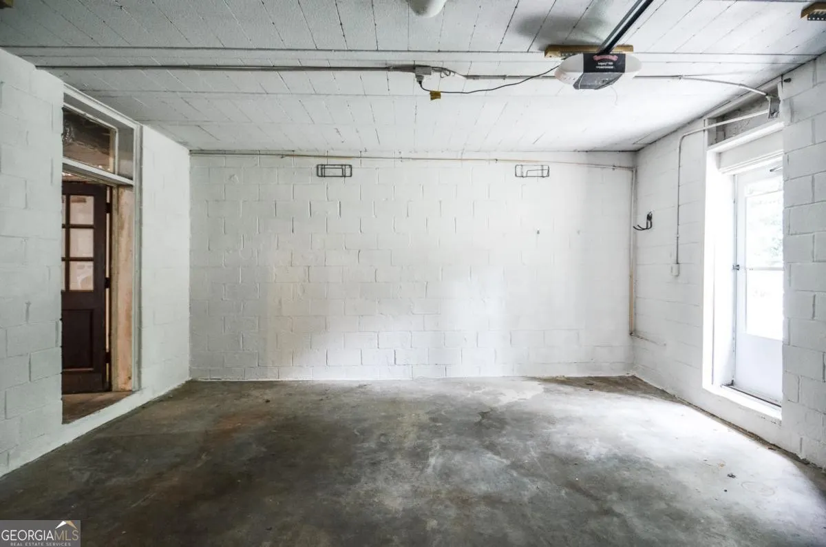 2079 Street Deville NE