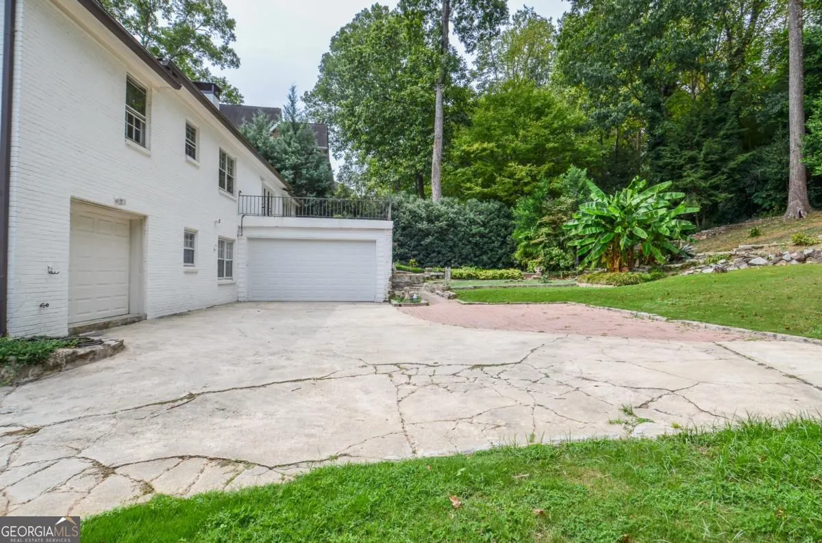 2079 Street Deville NE