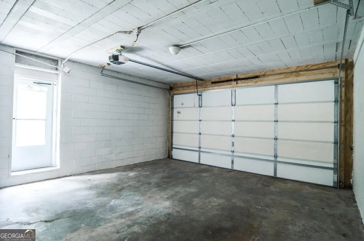 2079 Street Deville NE