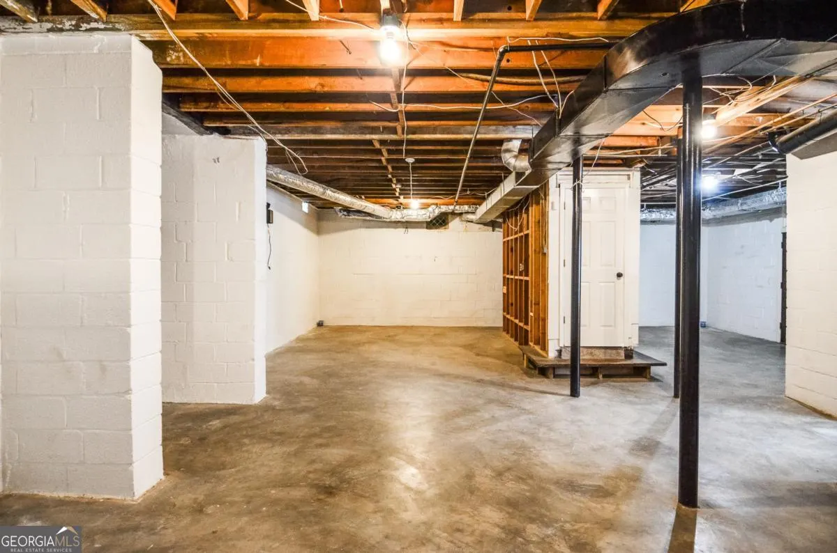 2079 Street Deville NE