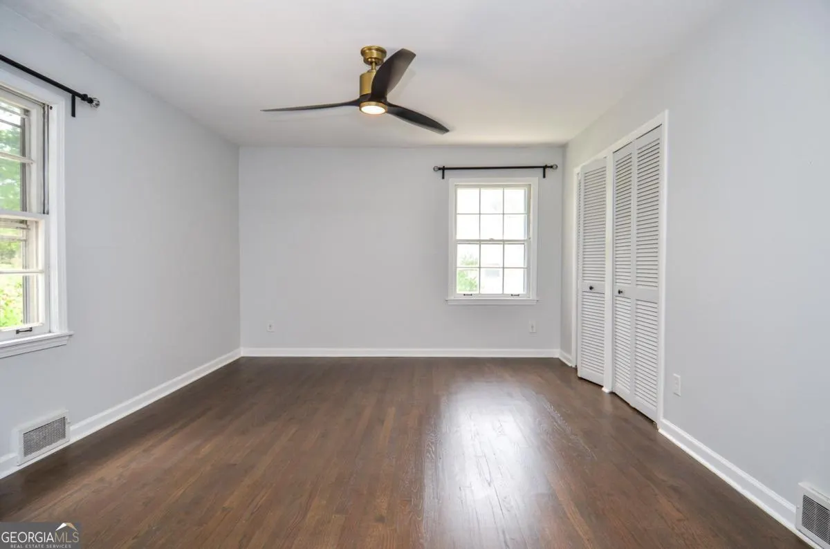 2079 Street Deville NE