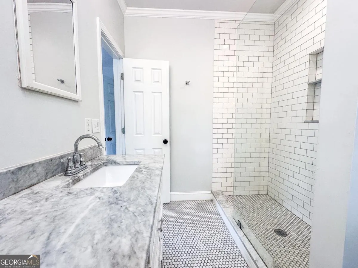 2079 Street Deville NE