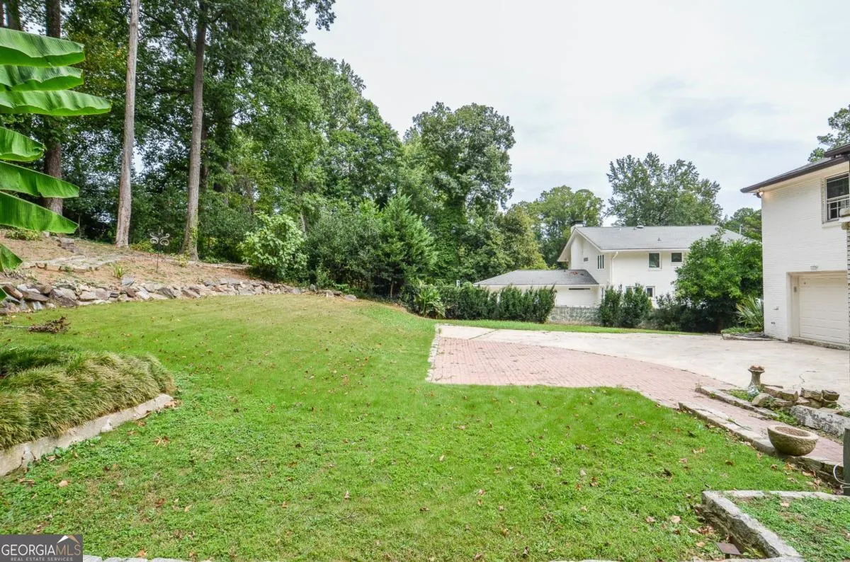 2079 Street Deville NE