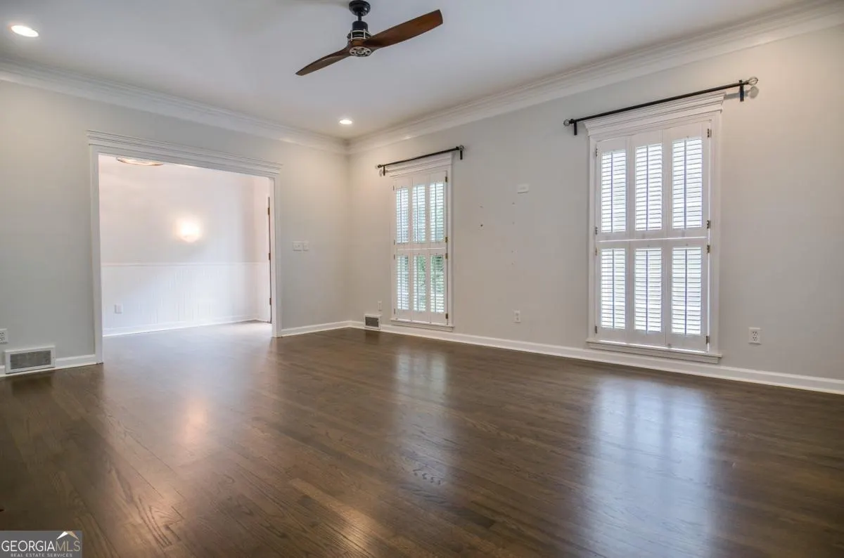 2079 Street Deville NE