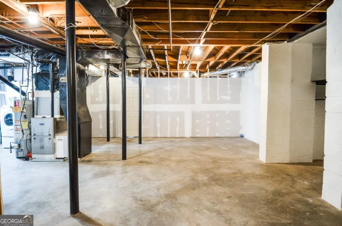 2079 Street Deville NE