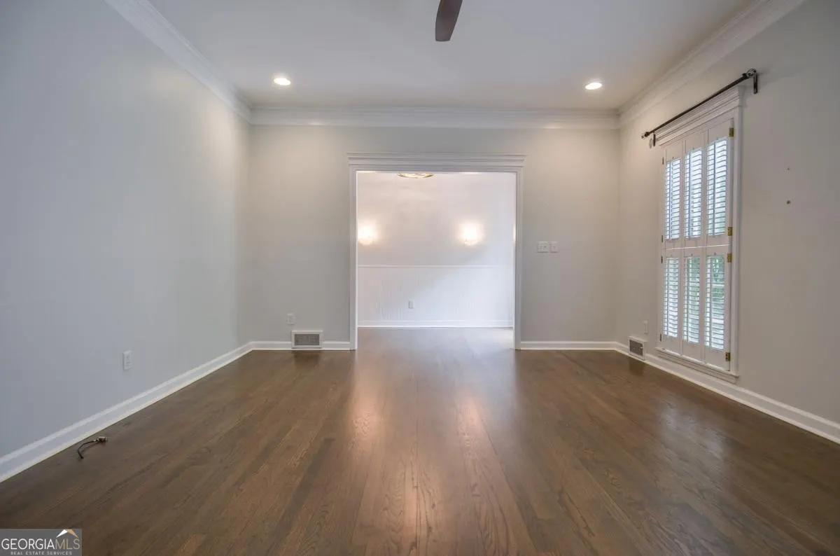 2079 Street Deville NE