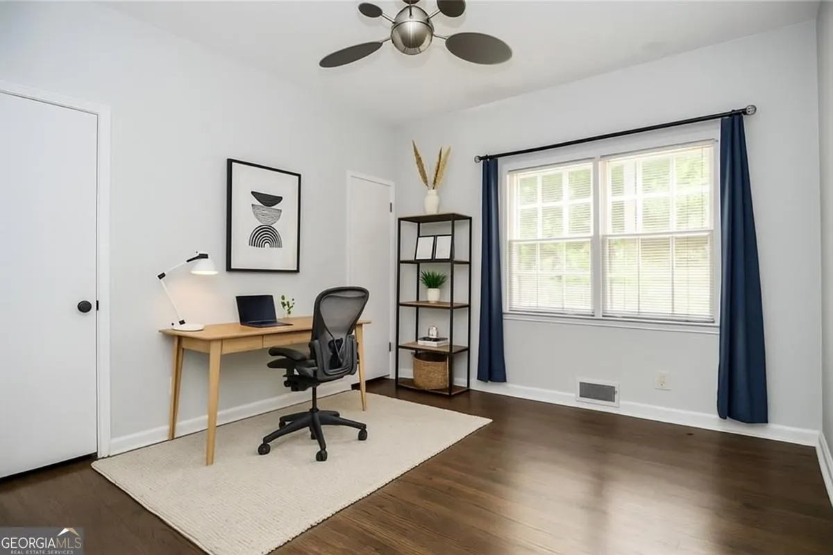 2079 Street Deville NE