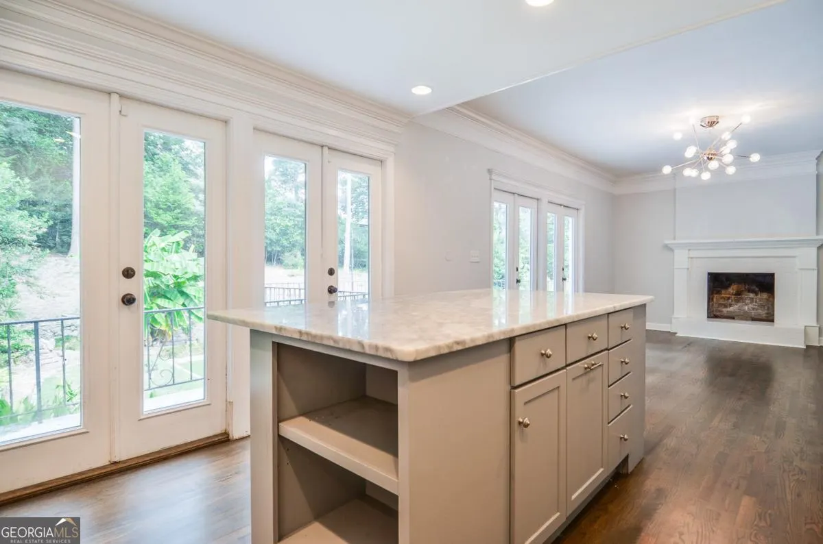 2079 Street Deville NE