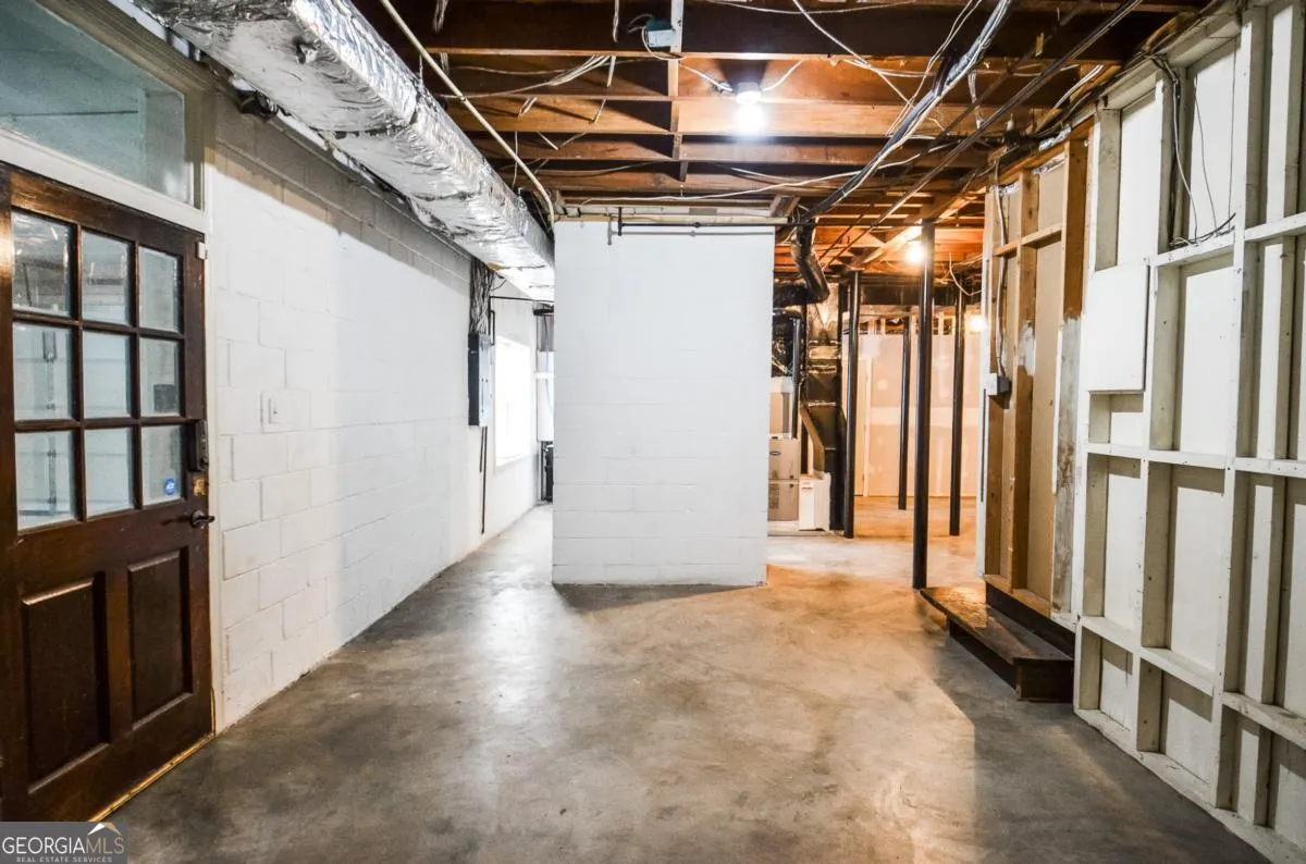 2079 Street Deville NE