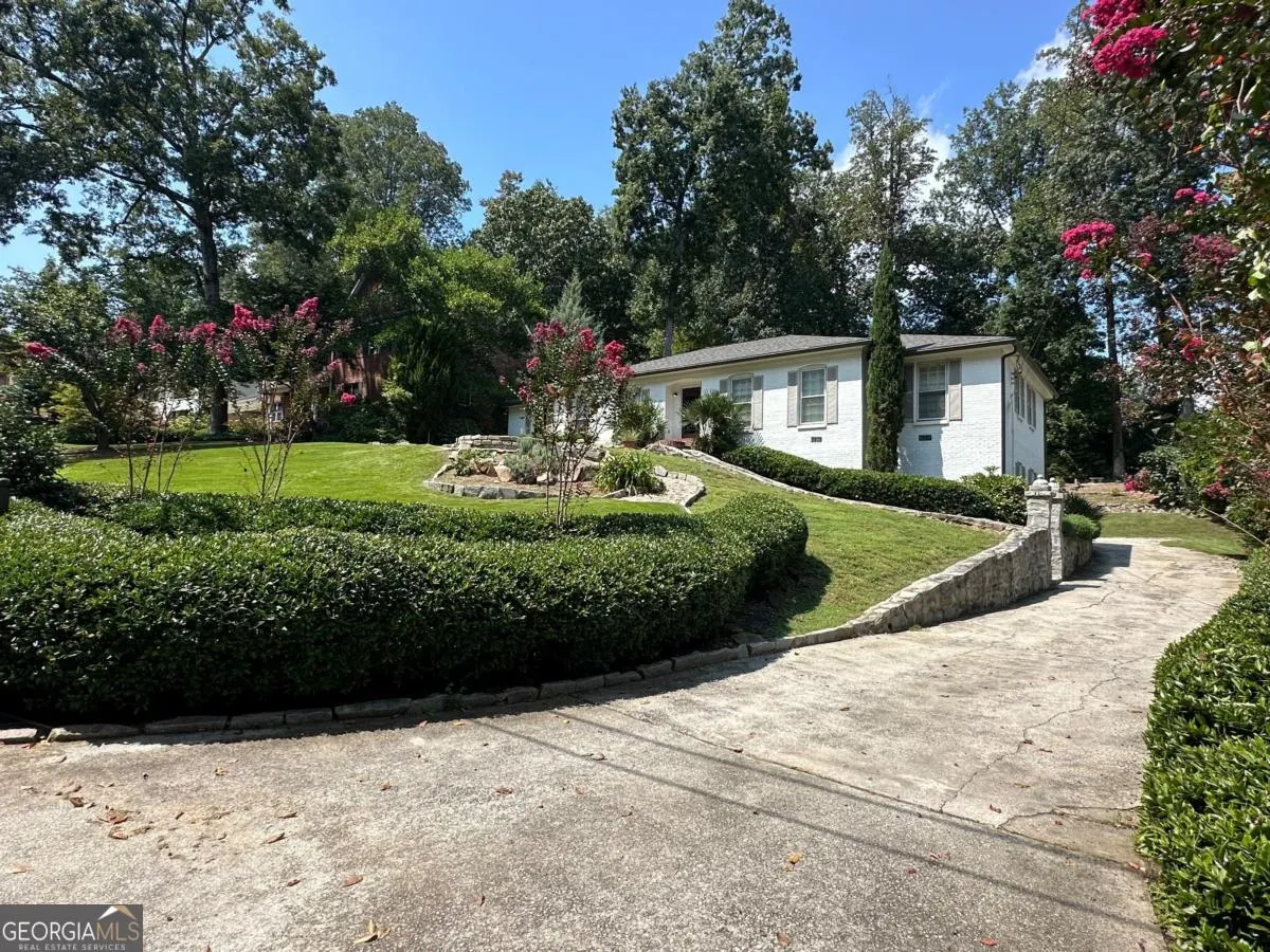 2079 Street Deville NE