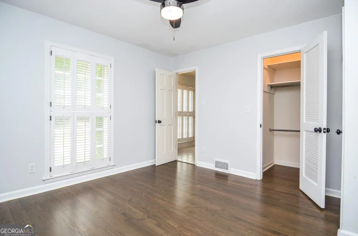 2079 Street Deville NE