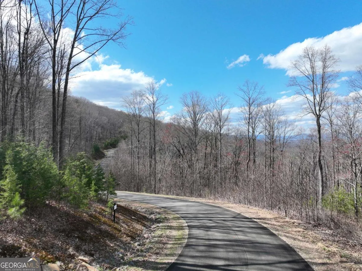 270R Stone Cliff Drive