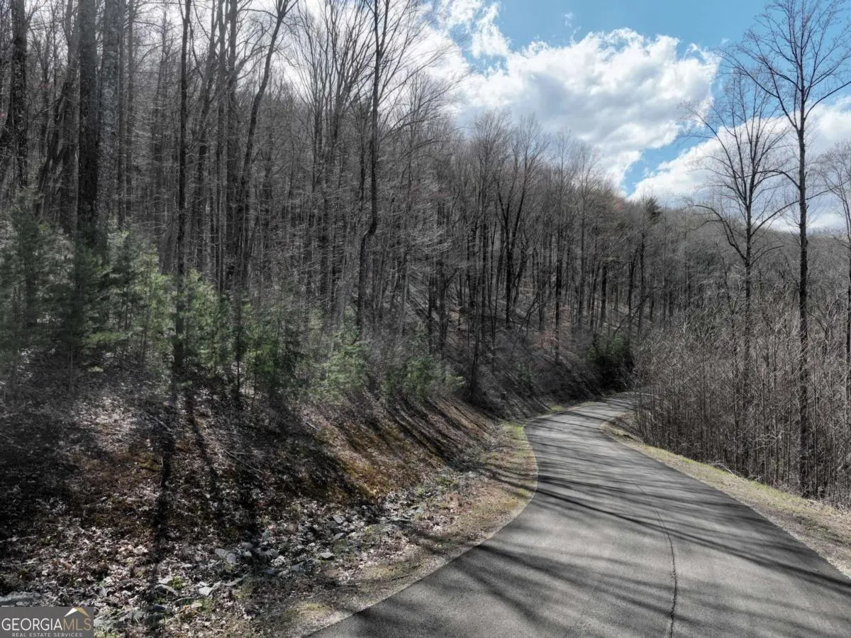 270R Stone Cliff Drive