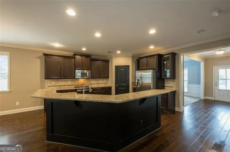 7067 WALHAM Grove