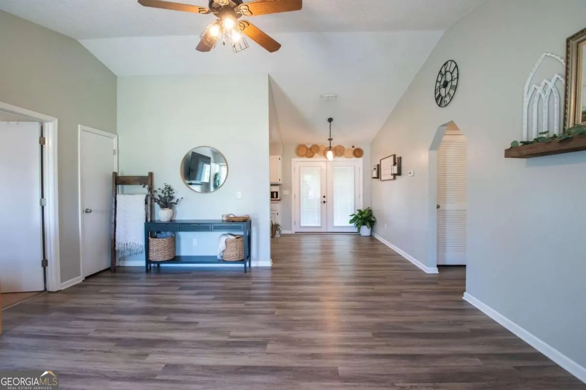 564 Dallas Circle