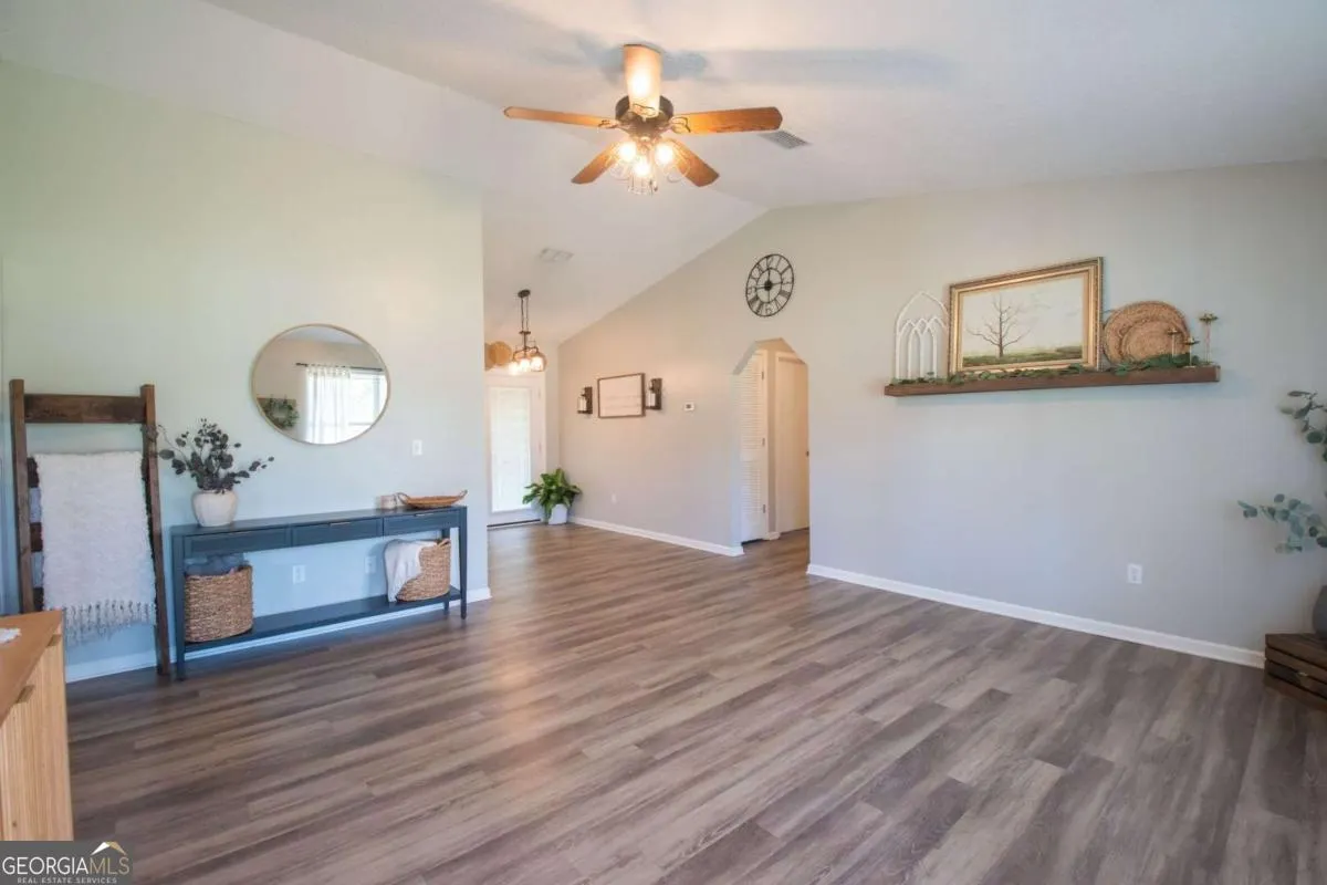 564 Dallas Circle