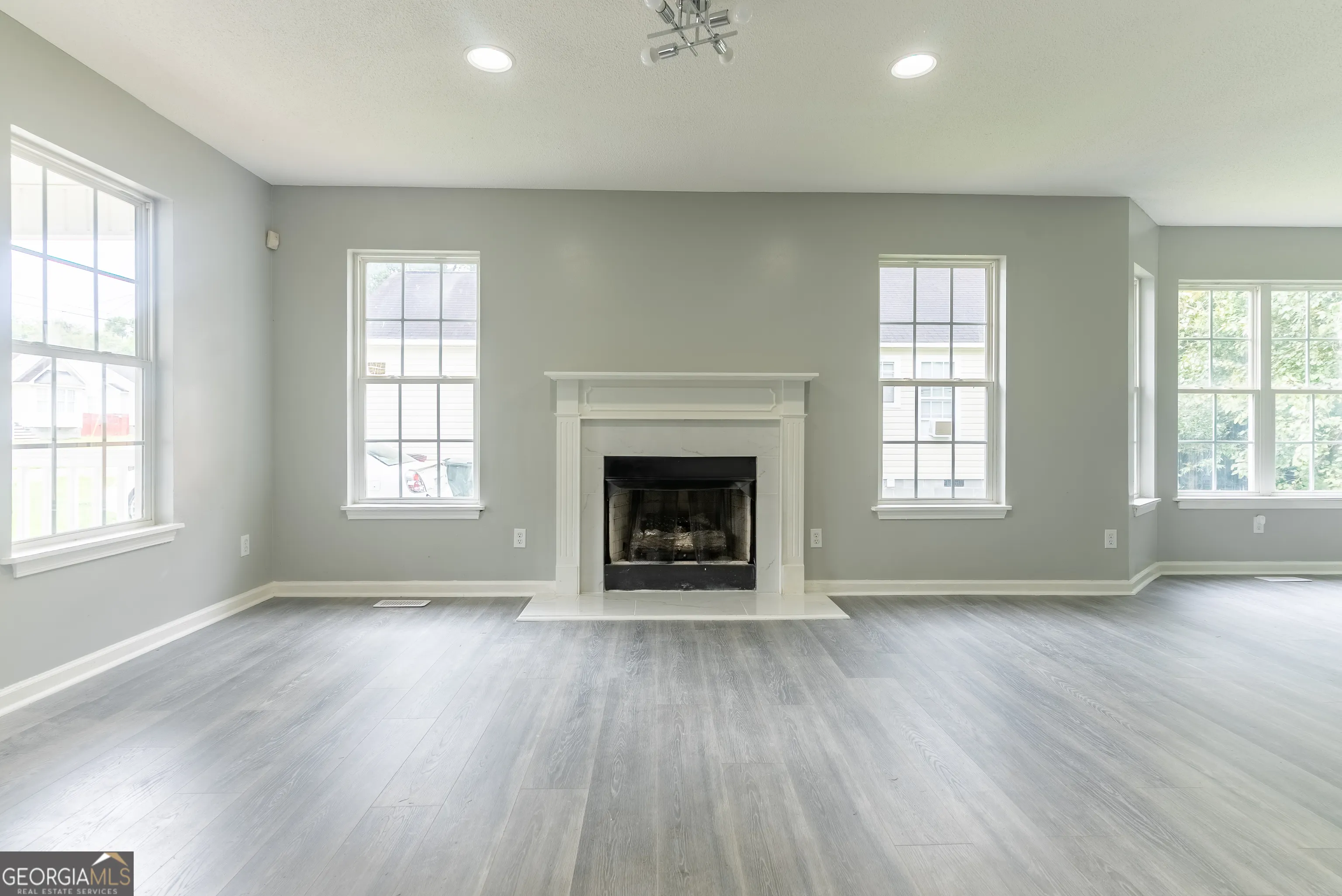 2125 Cedar Avenue