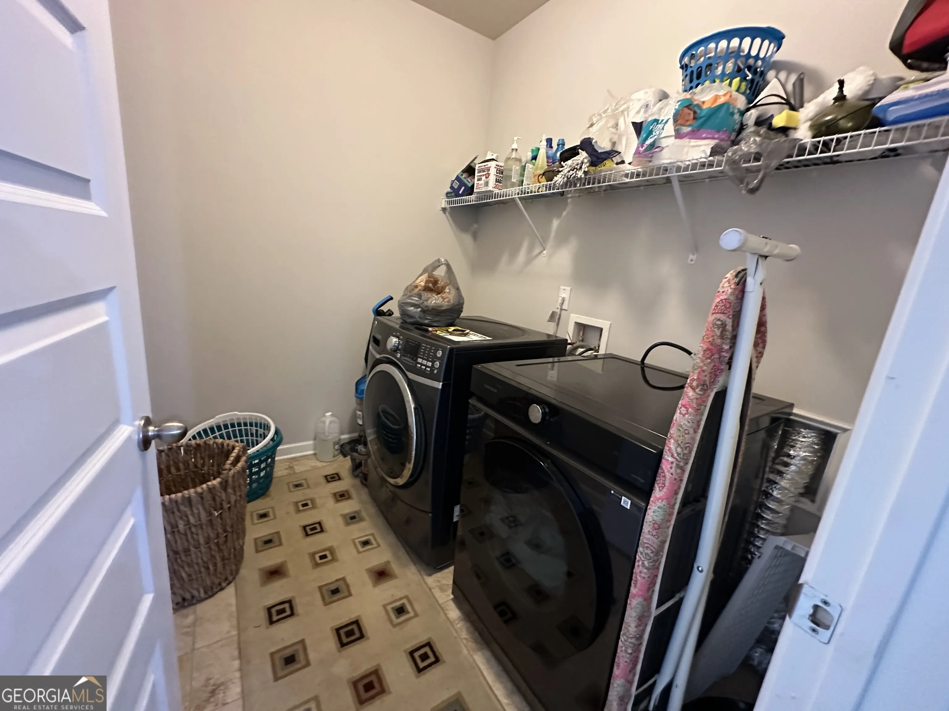 565 Carleton Place