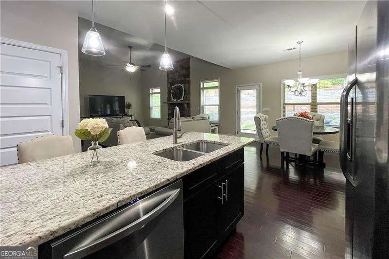 453 Thorn Creek Way