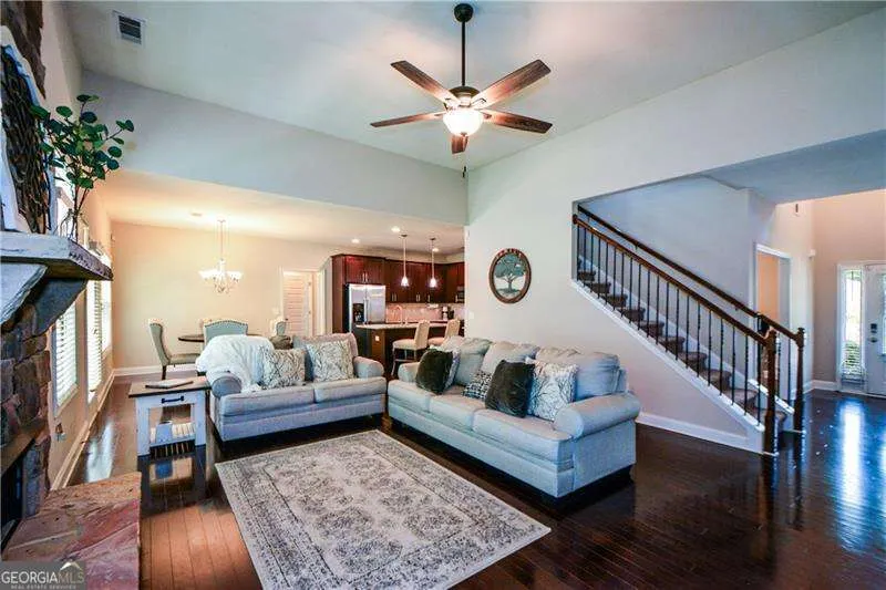 453 Thorn Creek Way