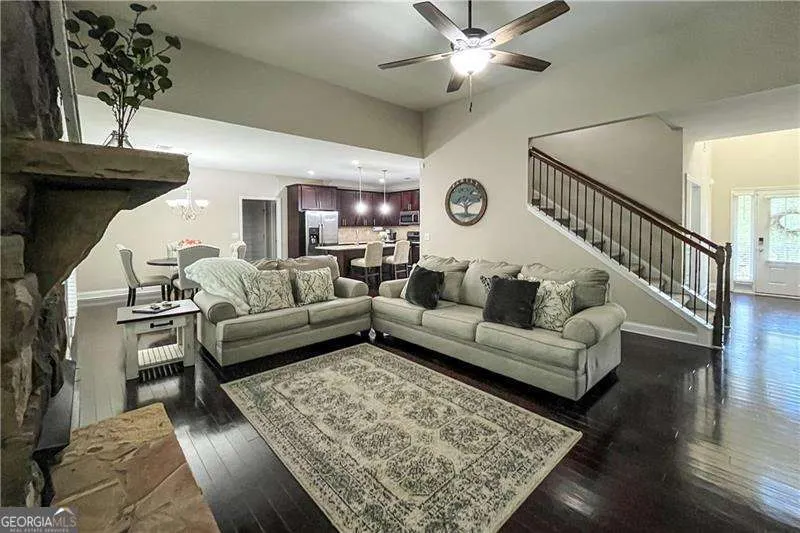 453 Thorn Creek Way