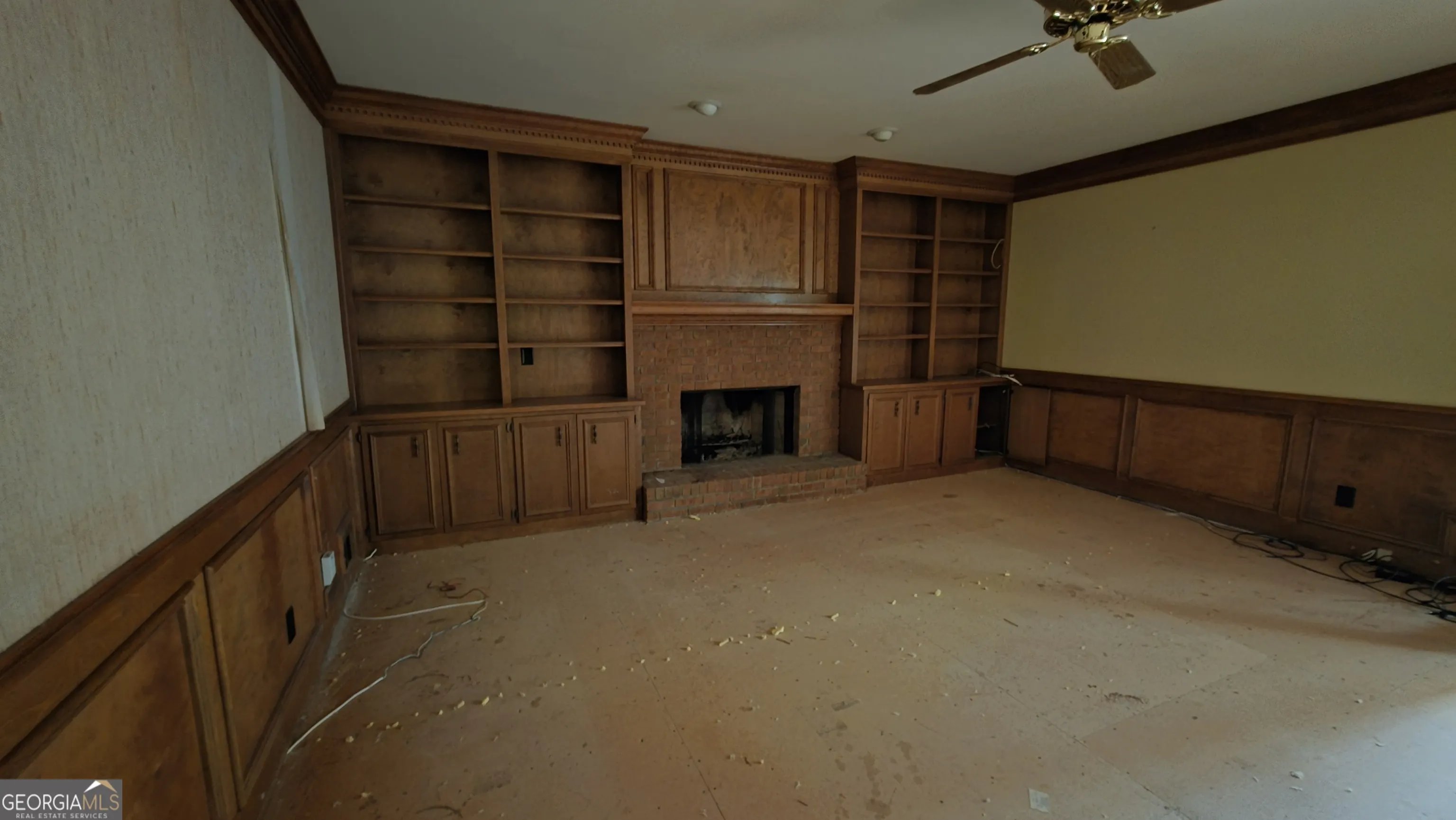 865 Ferncroft Court