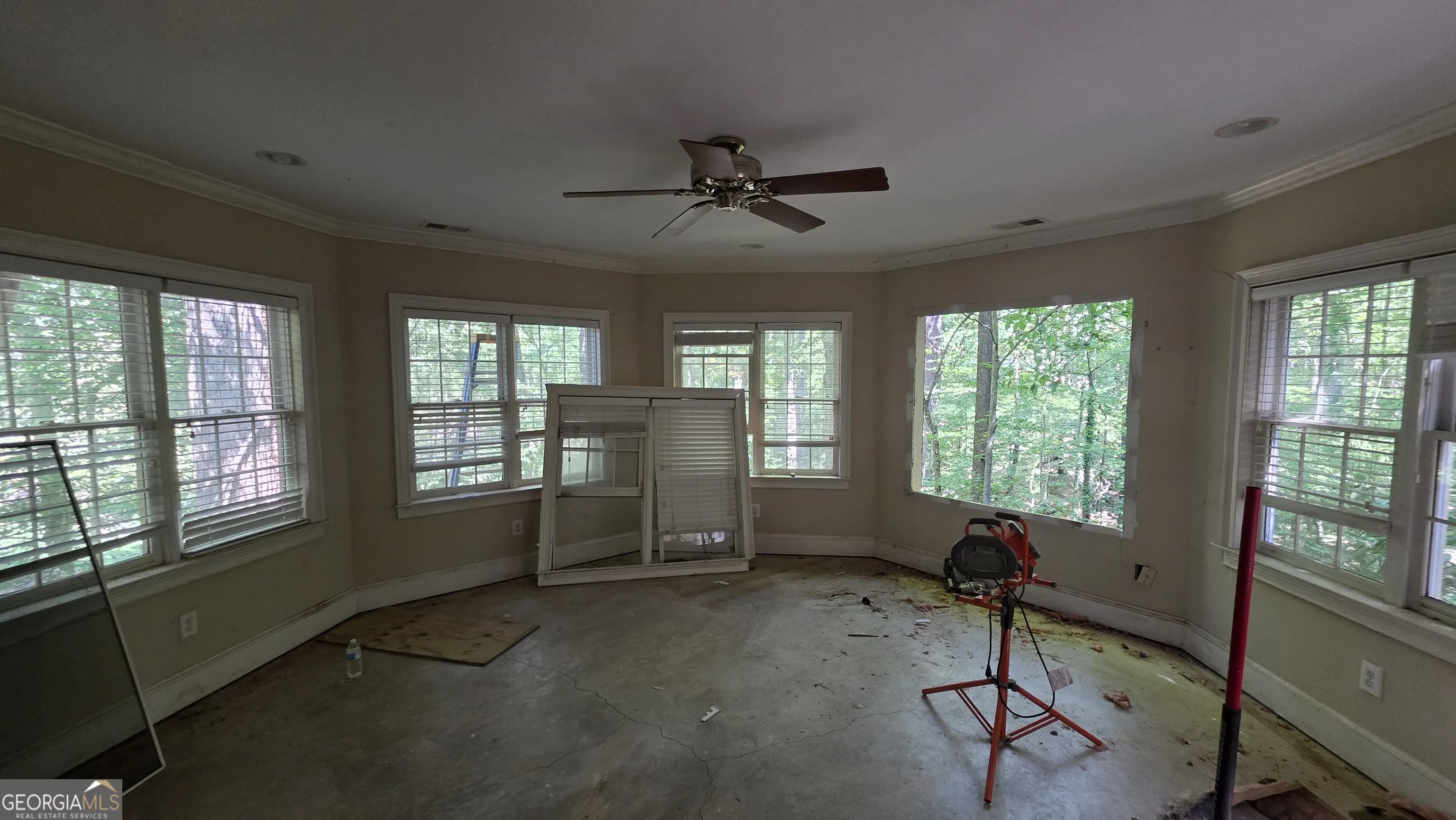 865 Ferncroft Court