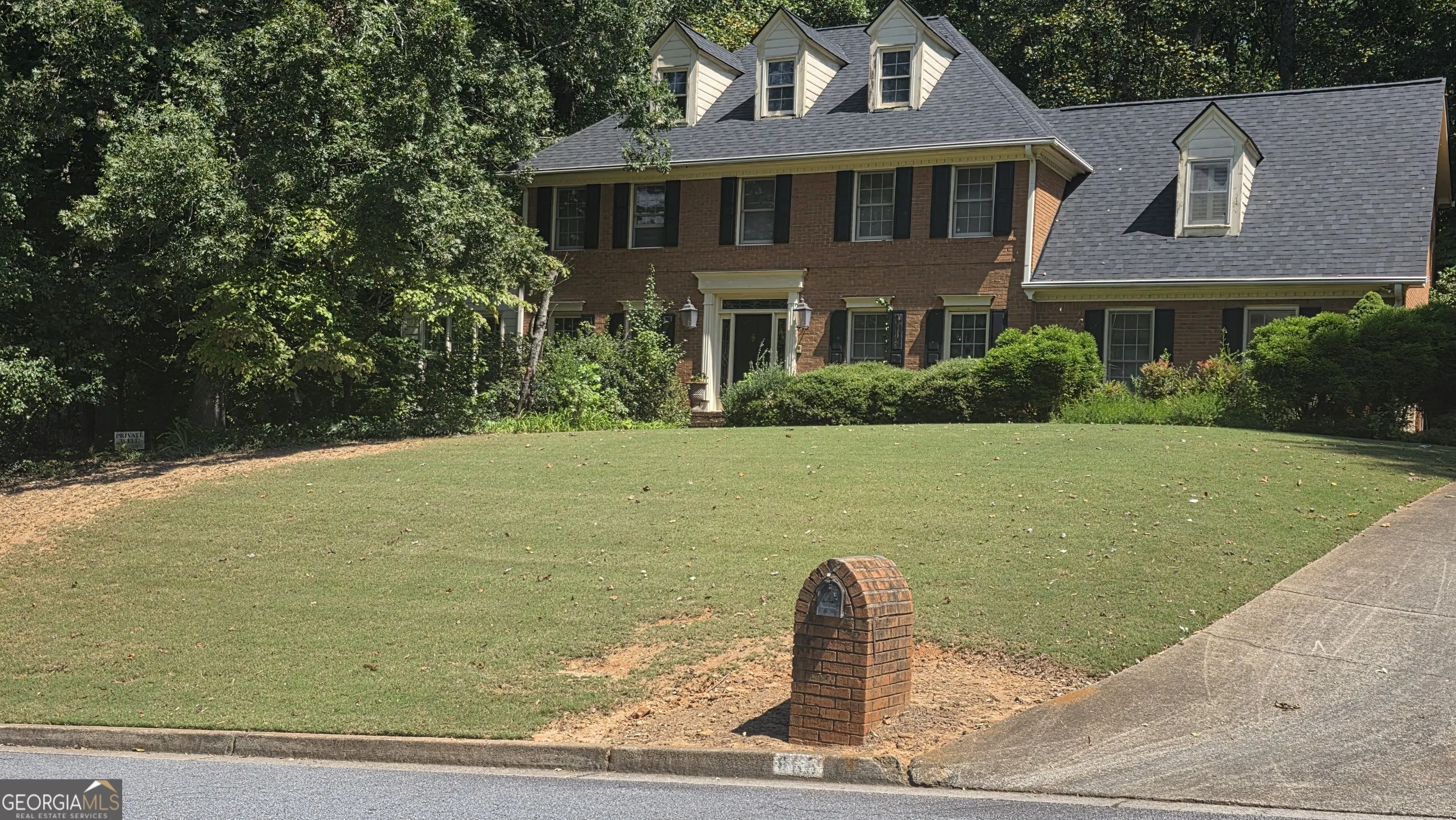 865 Ferncroft Court