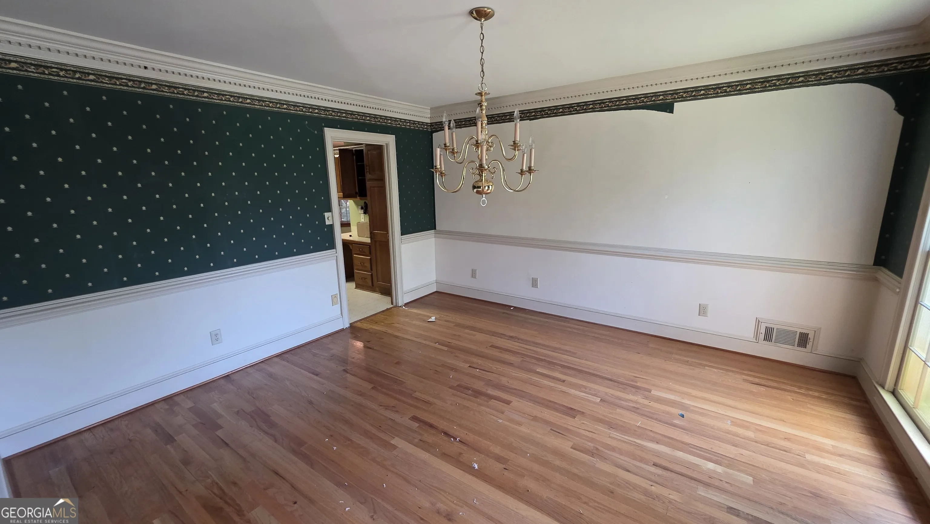 865 Ferncroft Court