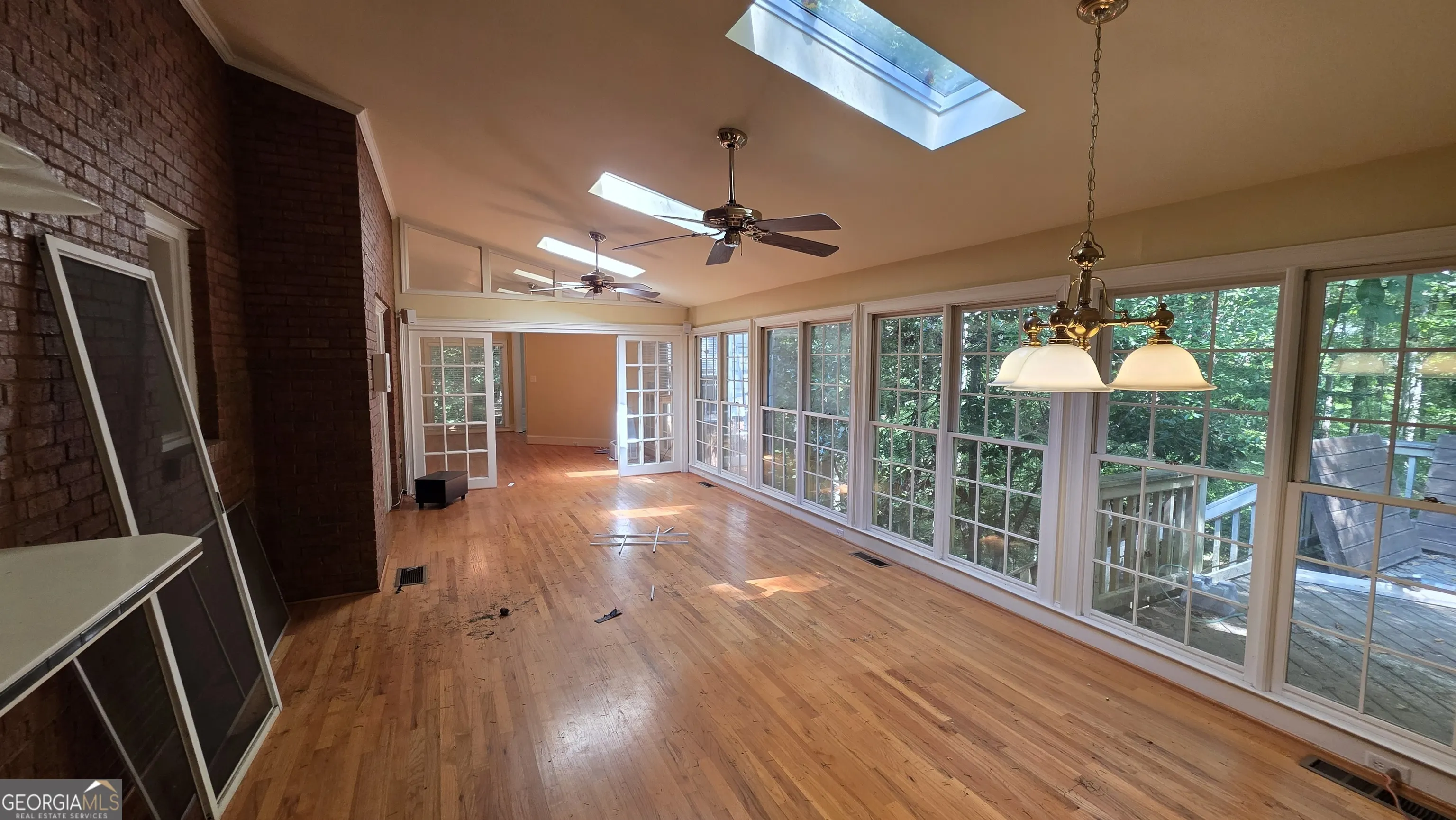 865 Ferncroft Court