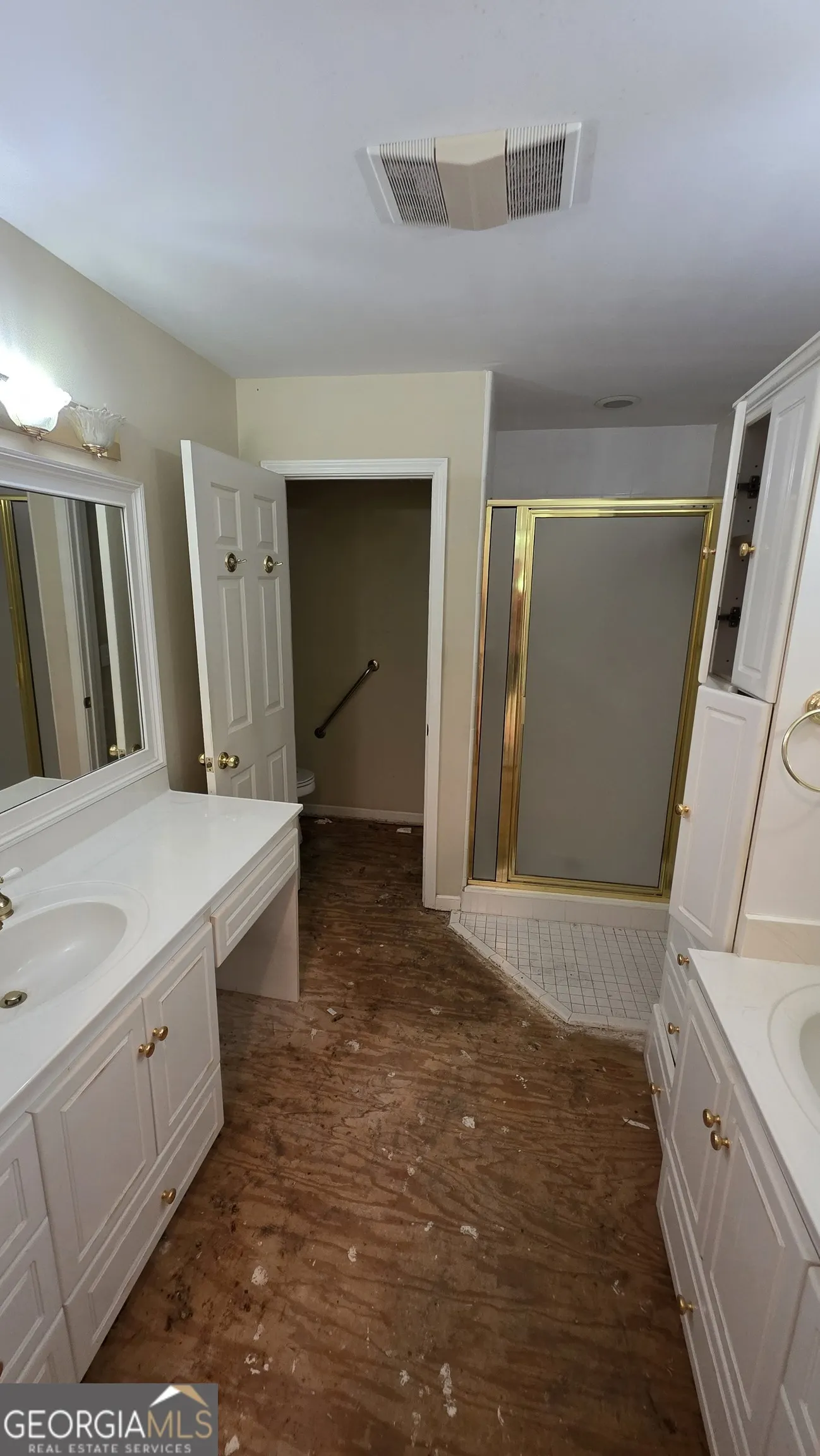865 Ferncroft Court