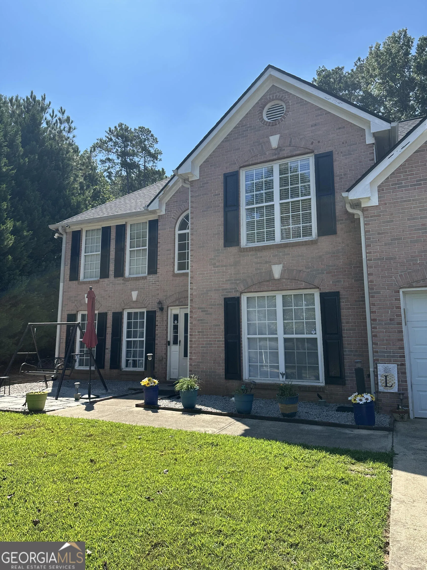 6682 Point Of Woods Drive