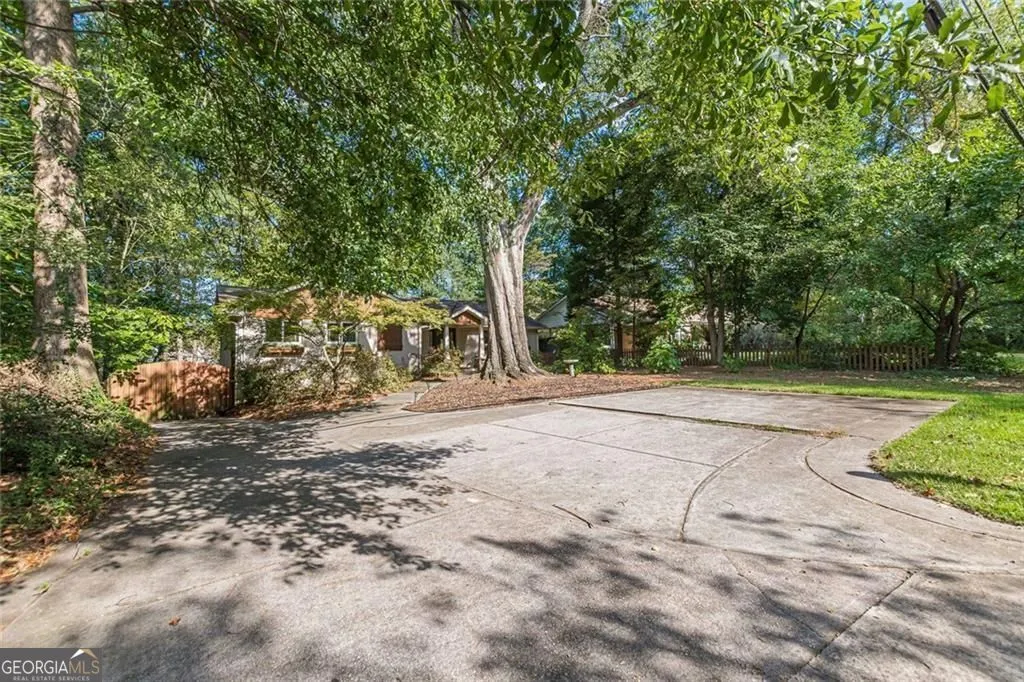 1404 Briarcliff Road NE