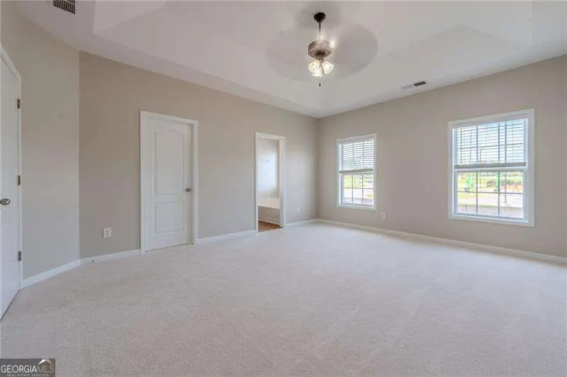 17 Village Glen