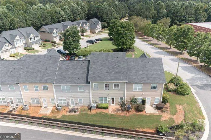 17 Village Glen