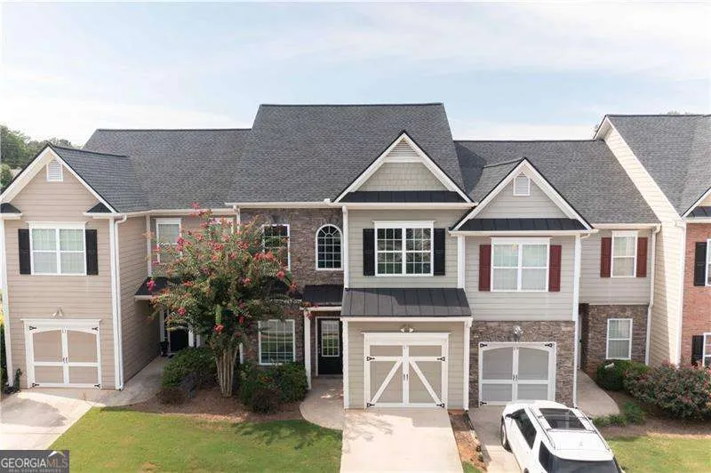 17 Village Glen