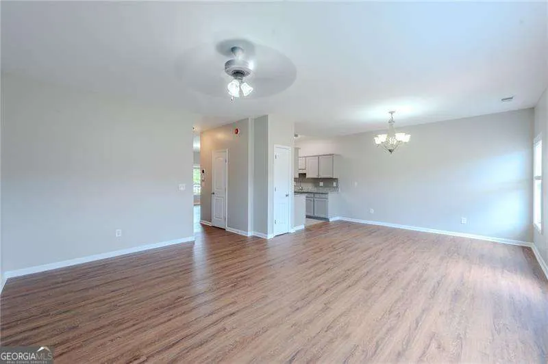 17 Village Glen