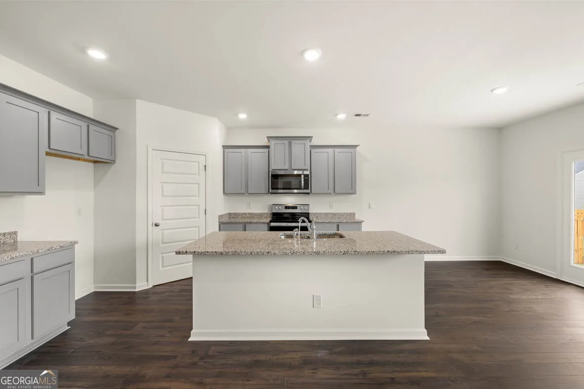 640 Whitman Lane