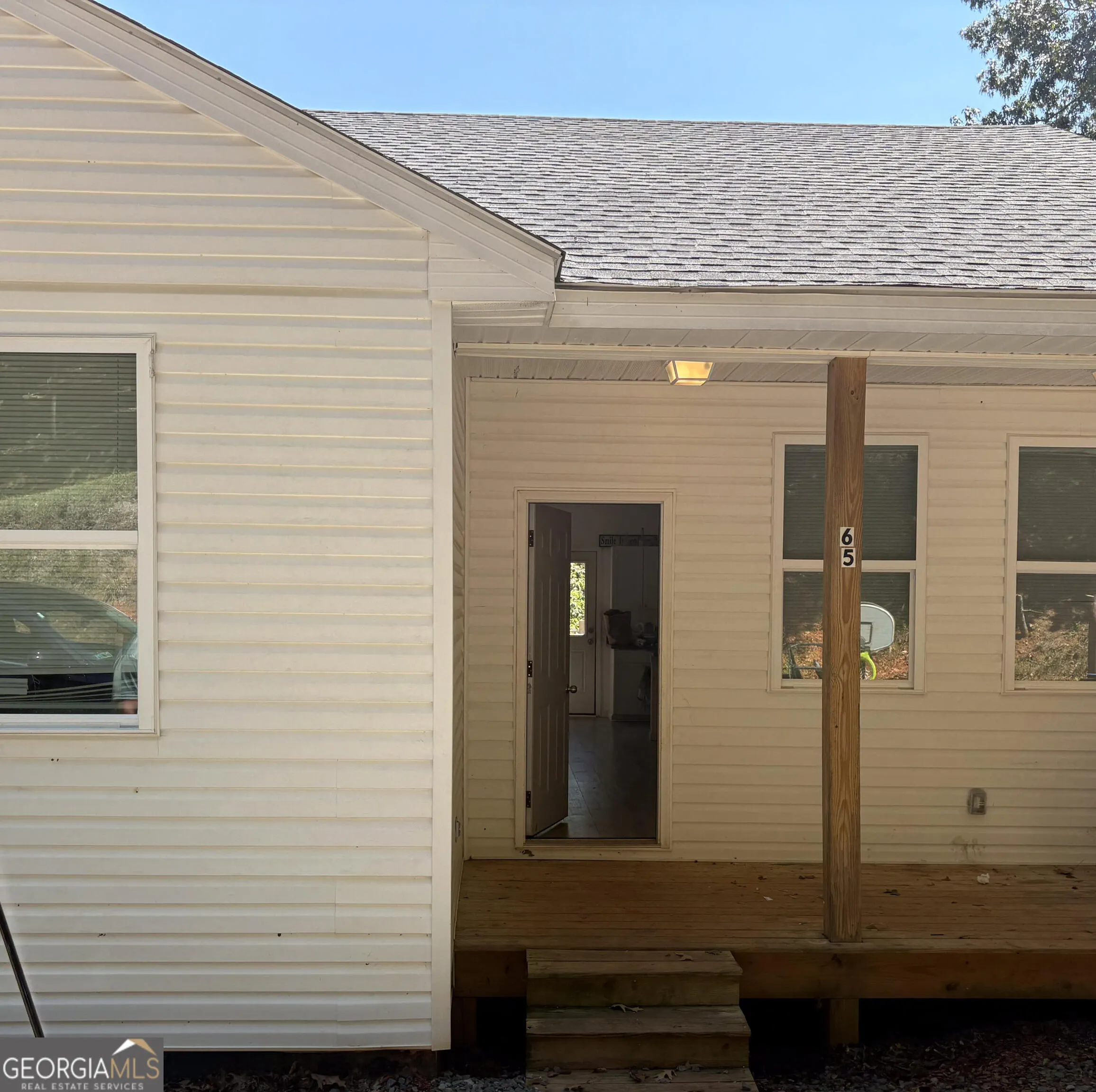 657 Summit Lane