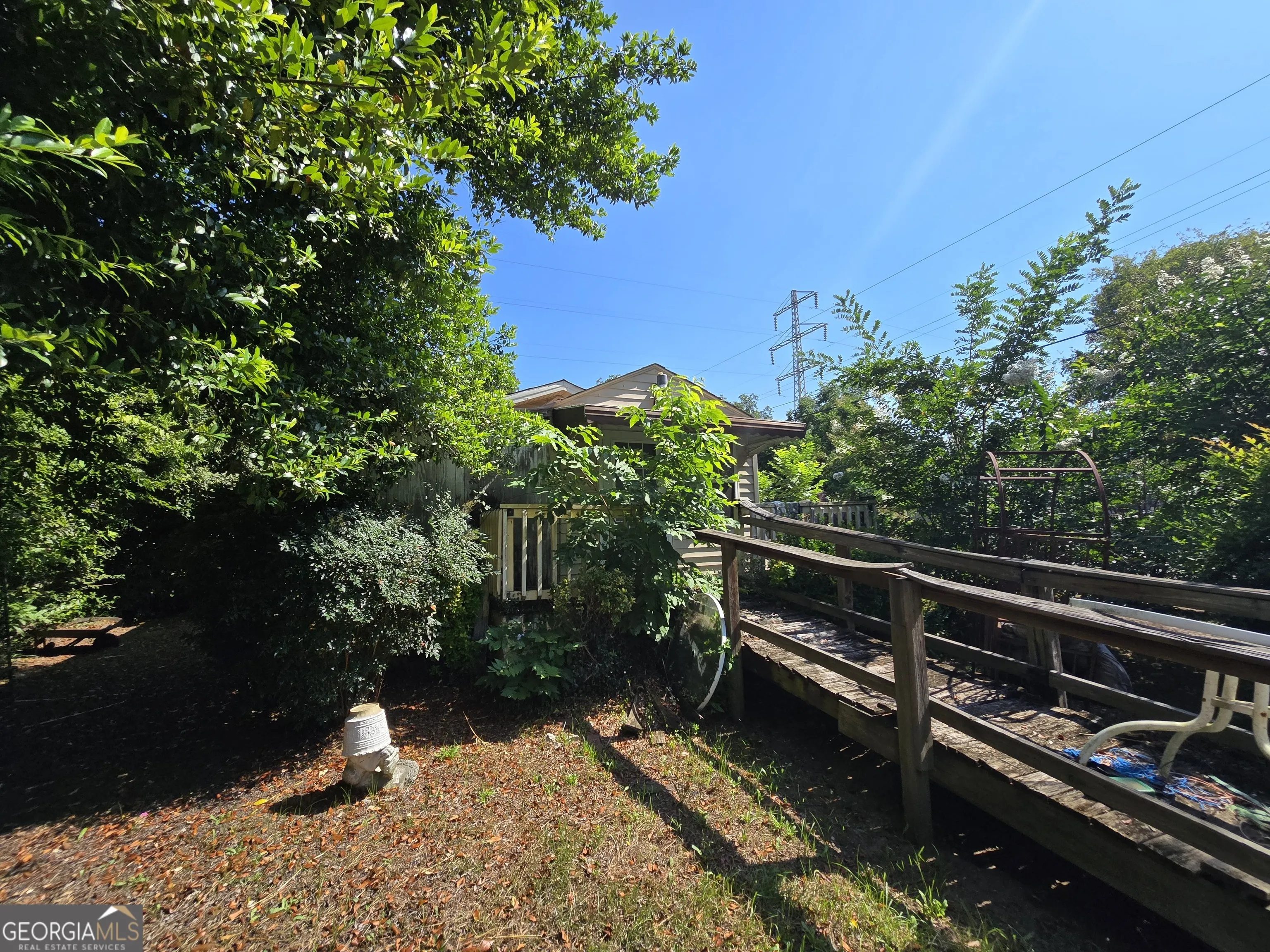 554 Lynmore Avenue
