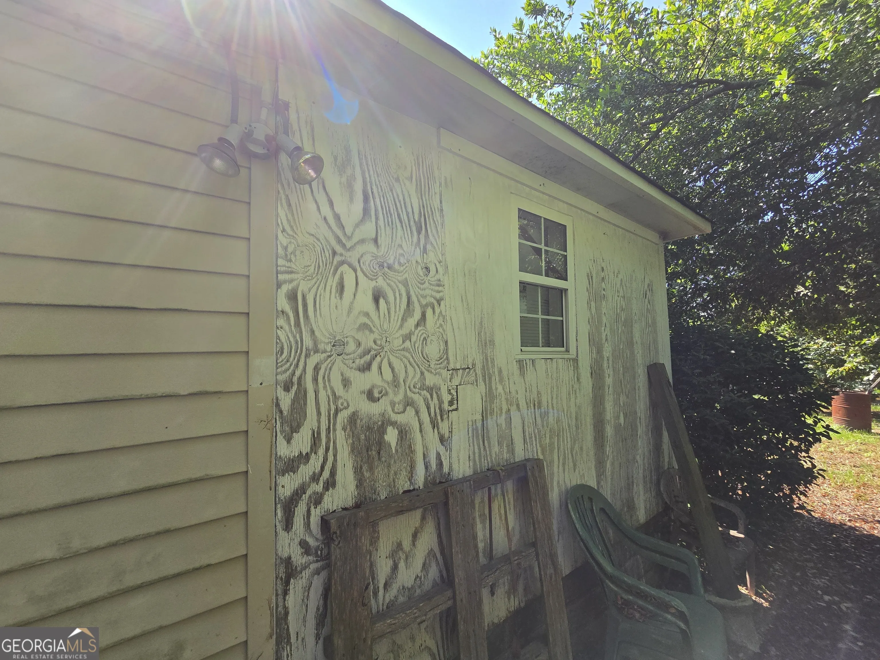 554 Lynmore Avenue