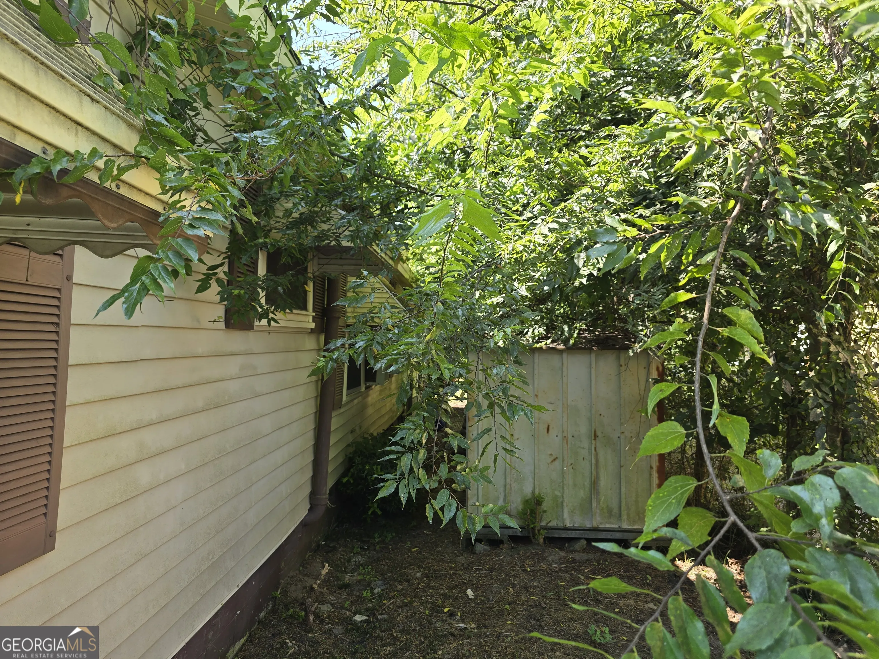 554 Lynmore Avenue