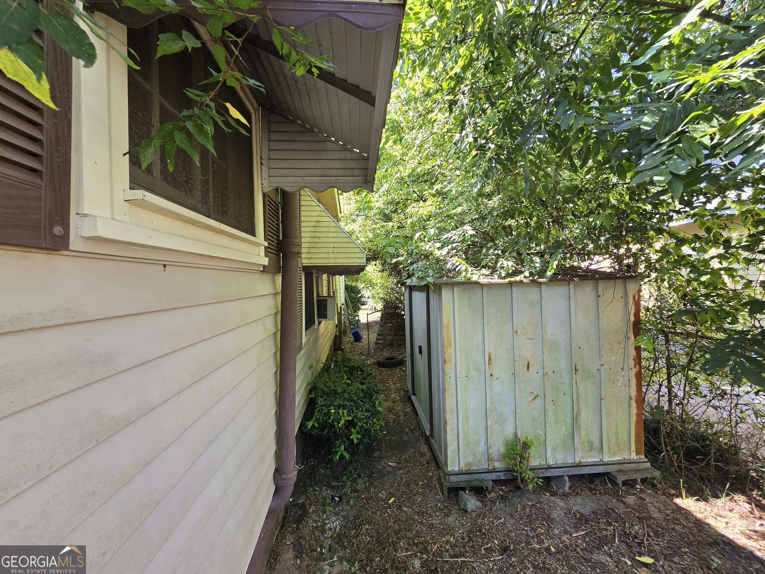 554 Lynmore Avenue