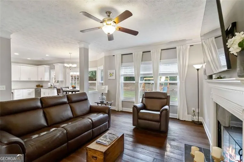 5855 LENOX PARK Place