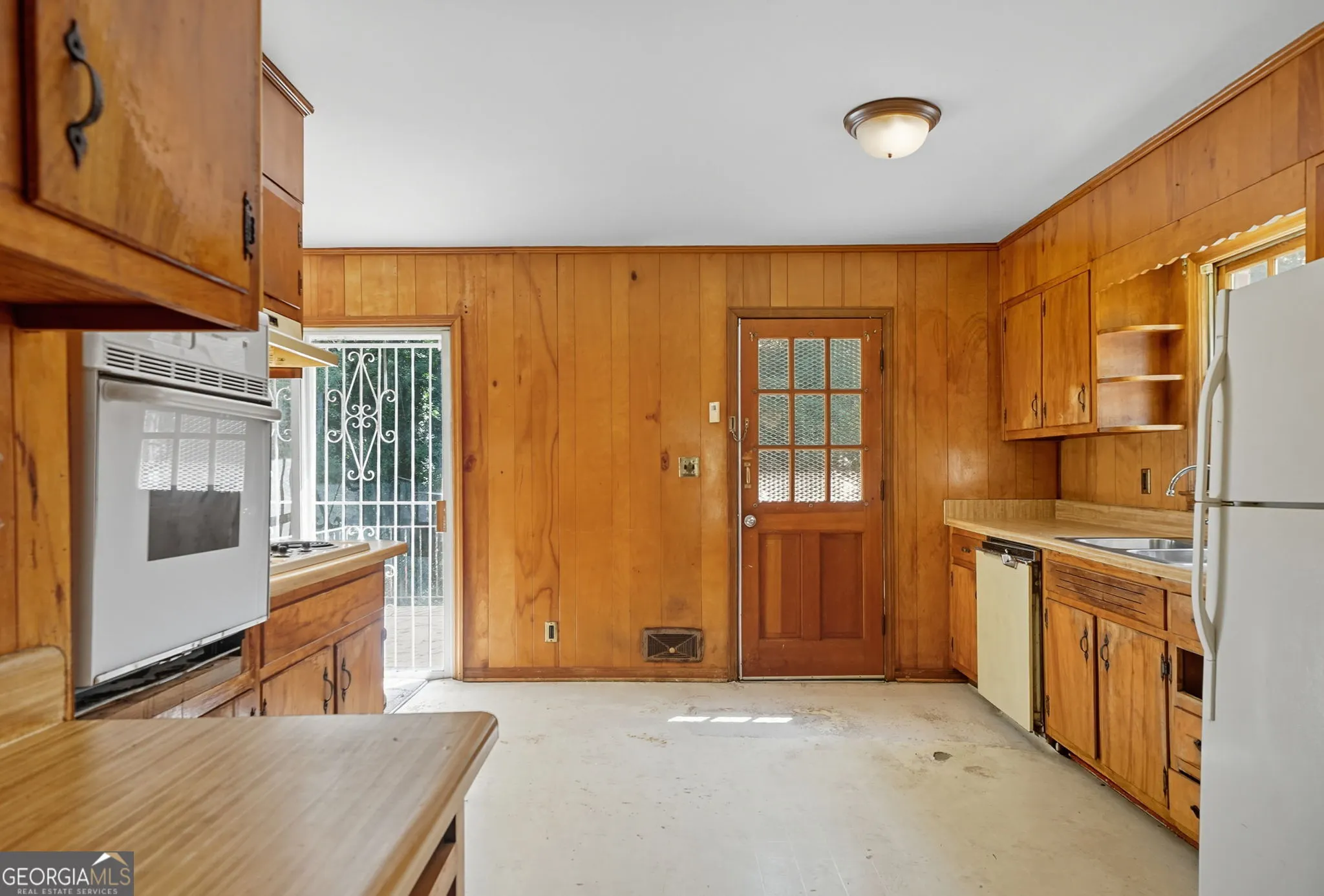 716 Lynn Valley Road SW