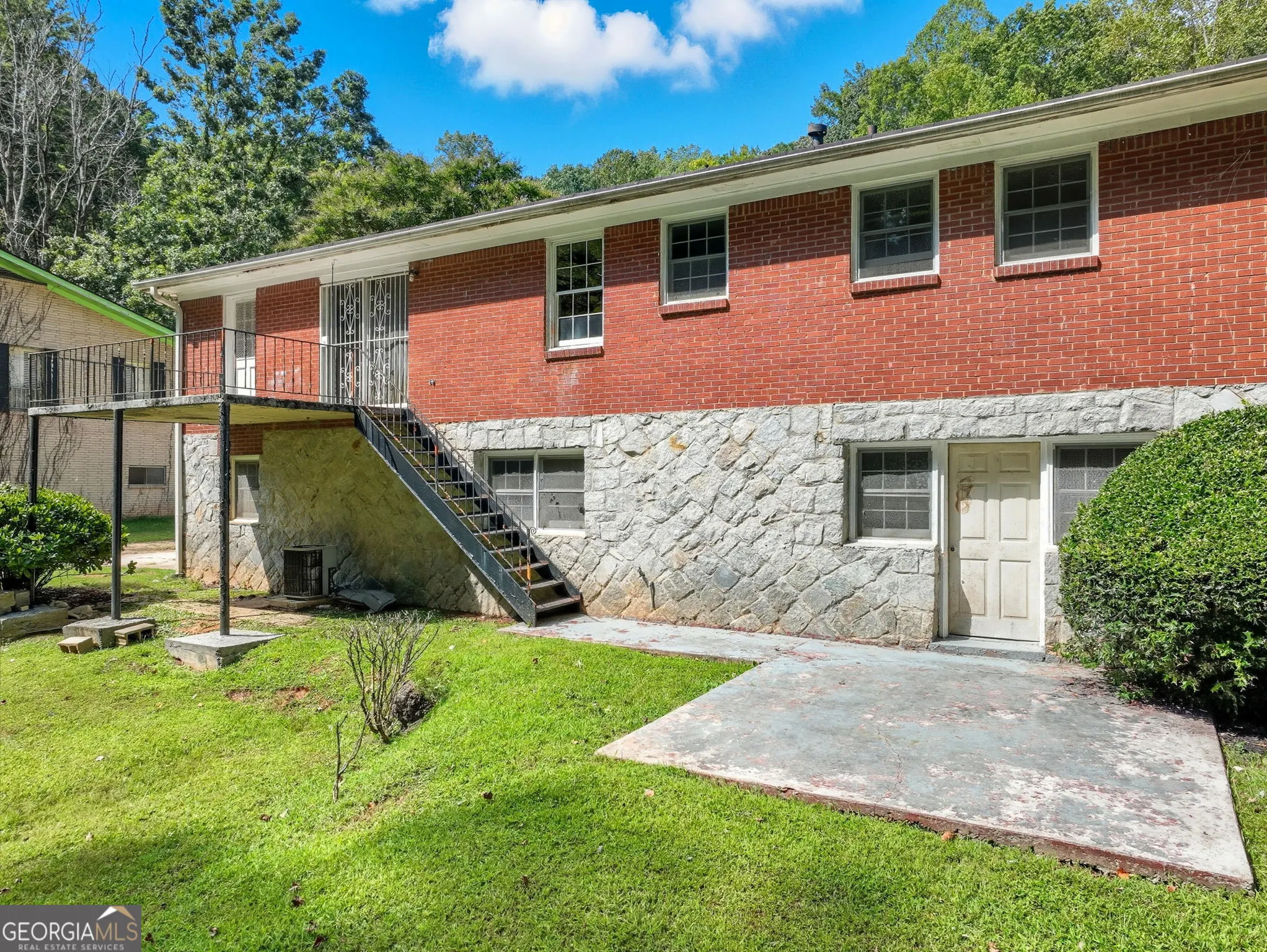 716 Lynn Valley Road SW